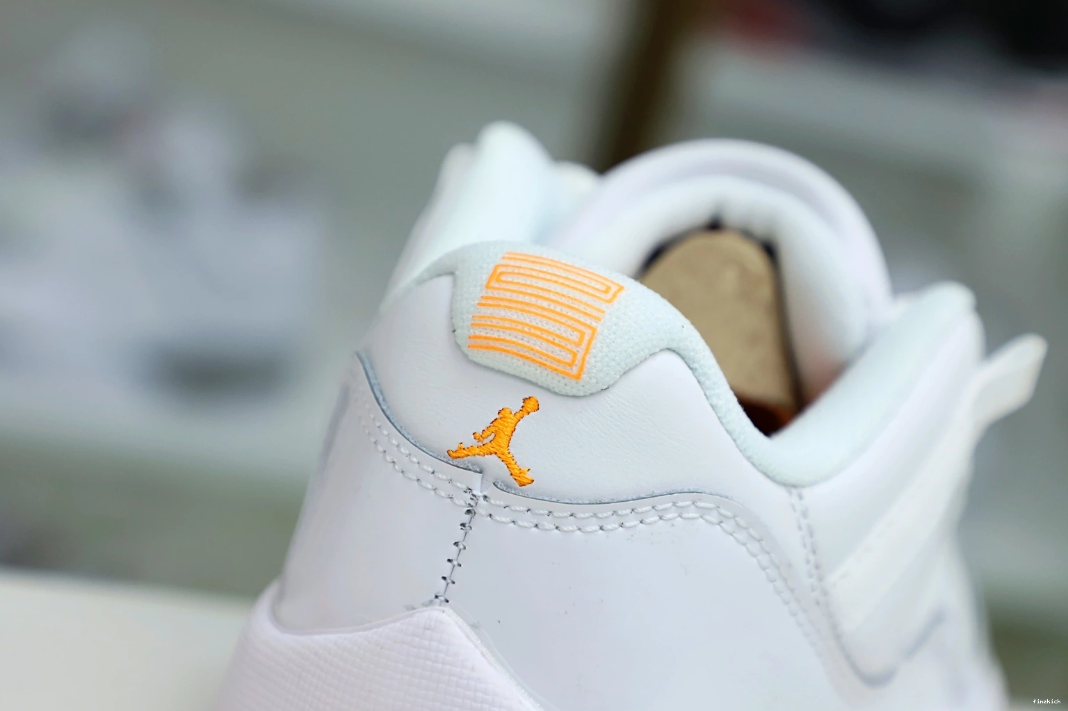 AIR RETRO WMNS CITRUS' LOW JORDAN 'BRIGHT 11 0727